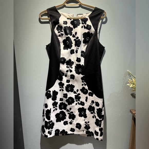 Kensie Monochrome Floral Mini Dress - Picture 1 of 8